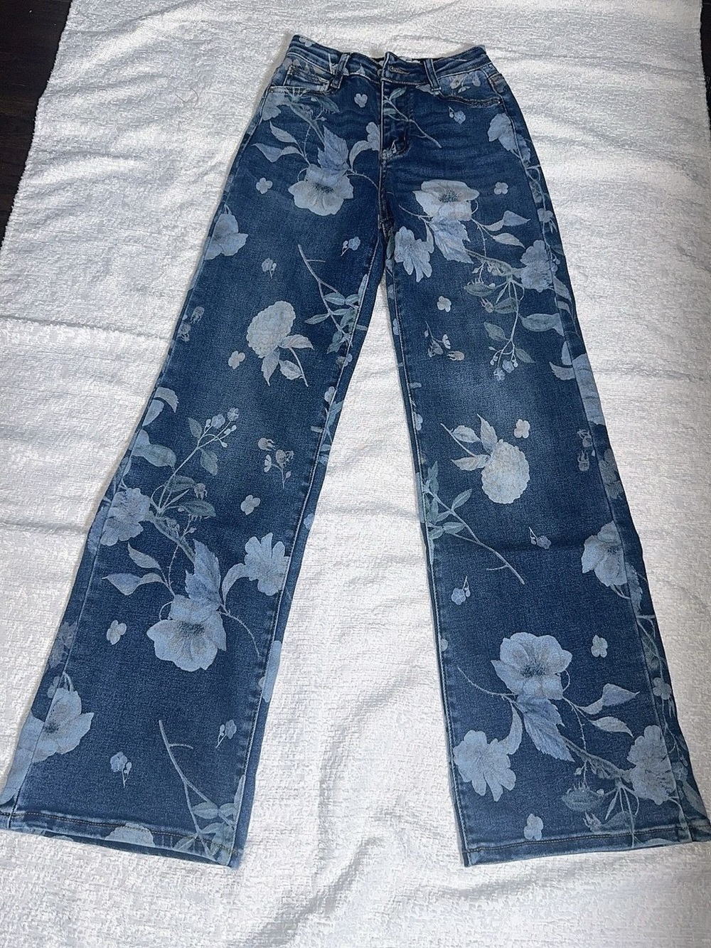 Super stretch Floral Print Wide-Leg Women's Jeans - Blue used once .